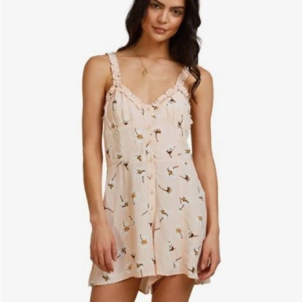 NWT - Billabong - Feelin’ Peachy Jumpsuit - size Small